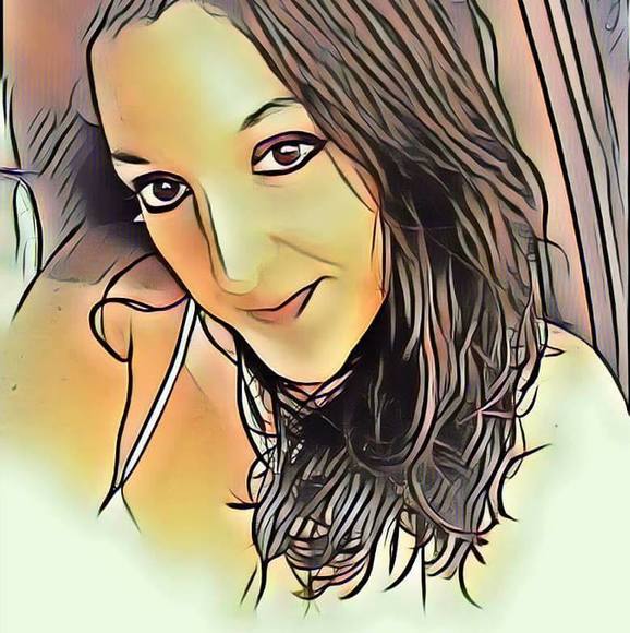 Profile Picture of Andrea Lankey (@andrealankey123) on Poshmark