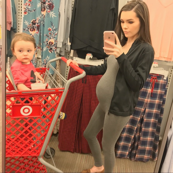 Profile Picture of Shina Hermanson (@shinahermanson) on Poshmark