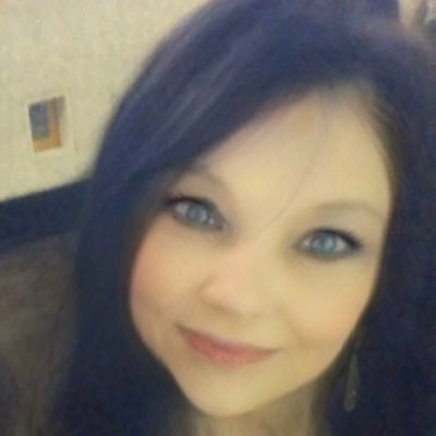 Profile Picture of Carol (@CarolClaus25) on Twitter