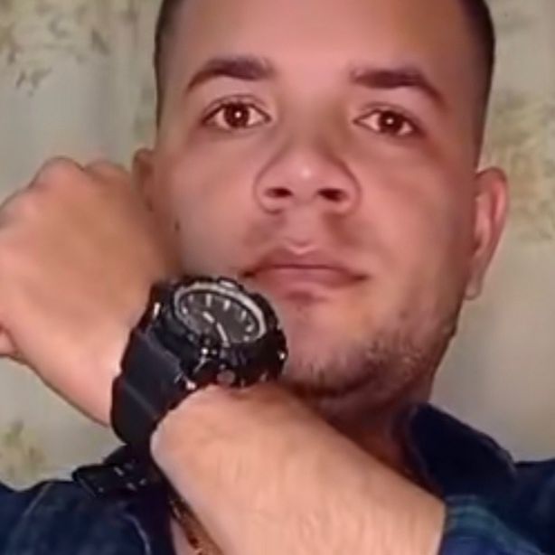 Profile Picture of Daniel (@danielcarra) on Tiktok