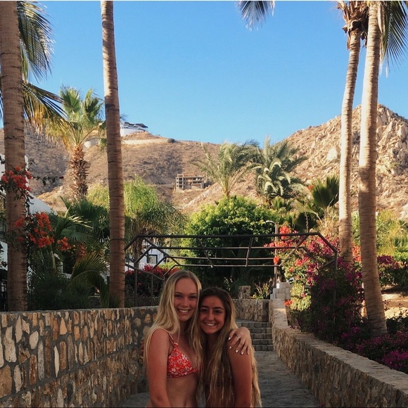 Profile Picture of Tori Sengelmann (@torisengelmann) on Poshmark