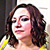 Profile Picture of Amanda Holloway (@amandaholloway) on Youtube
