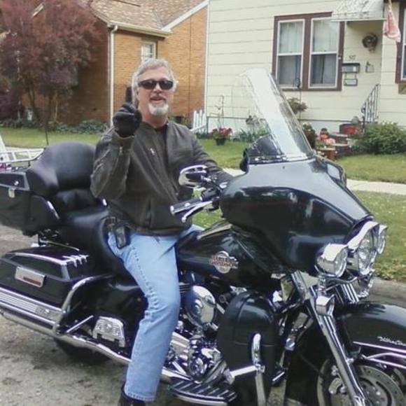 Ron Larson - Poshmark Profile Picture of Ron Larson (@ronlarson6969) on Poshmark