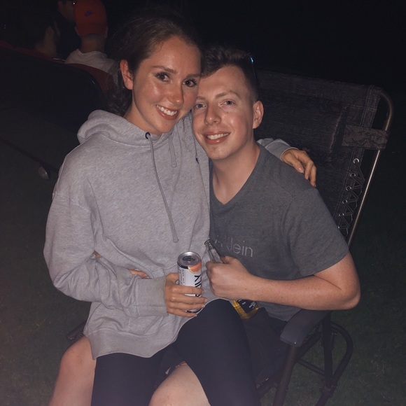 Profile Picture of Maura Pelrine (@maurapel) on Poshmark