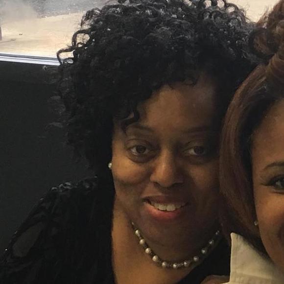 Profile Picture of Wanda Smith (@wclarke32) on Poshmark