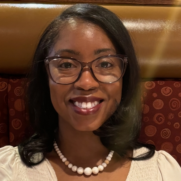 Profile Picture of Hope Simpson (@mosiqueintheday) on Poshmark