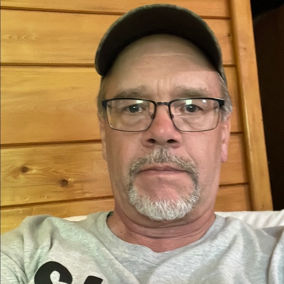 Profile Picture of Steve Barringer (@stevebarringer) on Poshmark