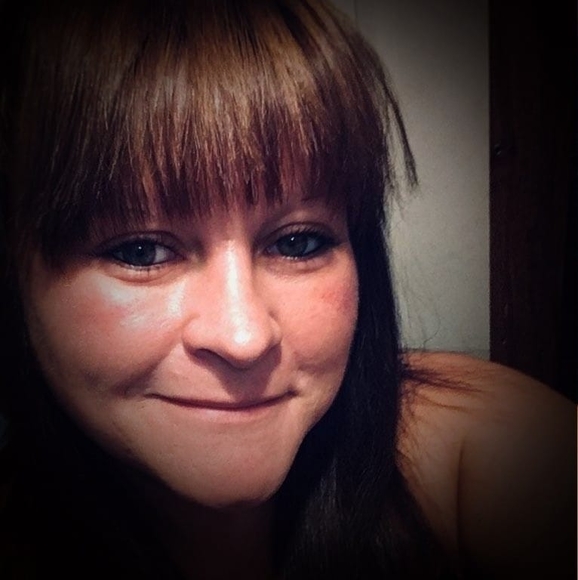 Profile Picture of Shannon Conley (@shannonmae69) on Poshmark