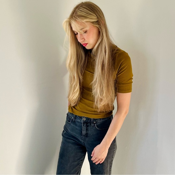 Profile Picture of Eva Vaughn (@evamvaughn) on Poshmark