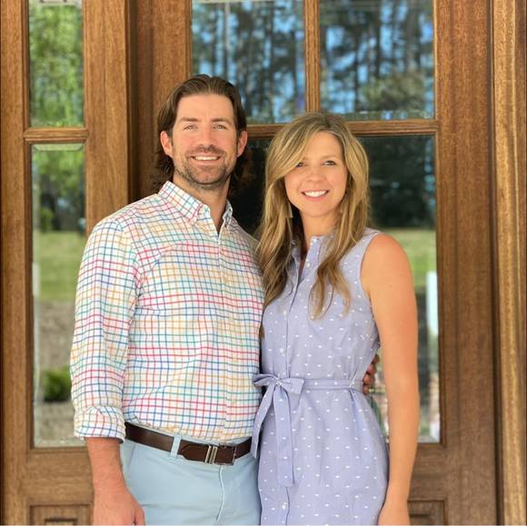 Profile Picture of Rebecca Schneider (@rebeccaschne239) on Poshmark