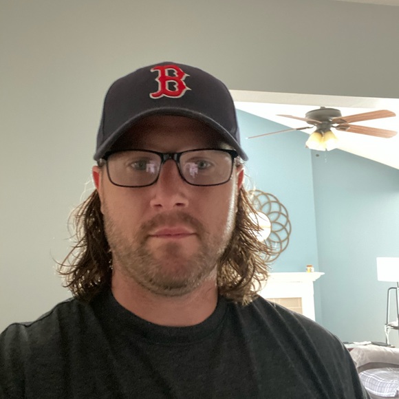 Profile Picture of Jonathan Jaroch (@jdjaroch13) on Poshmark