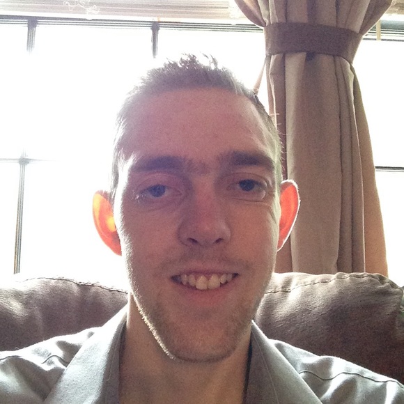 Profile Picture of Zachary Tolin (@tolinz) on Poshmark