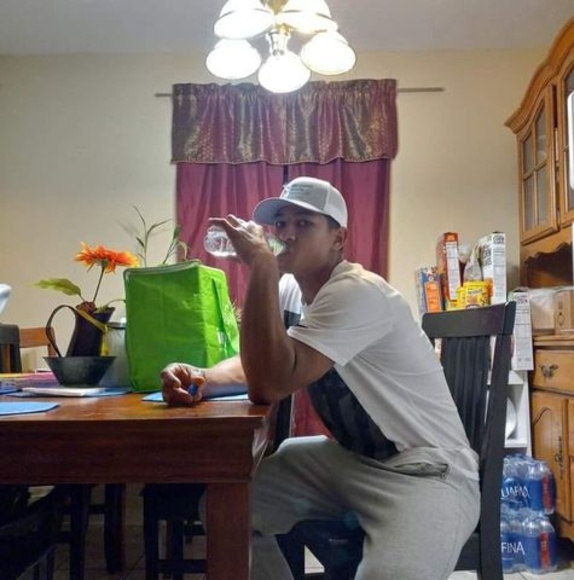 Antonio Pavon pavon - Poshmark Profile Picture of Antonio Pavon pavon (@antoniopavon581) on Poshmark