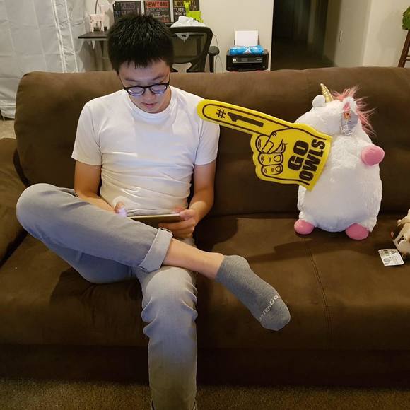 Profile Picture of Gen Li (@rrreaganli) on Poshmark