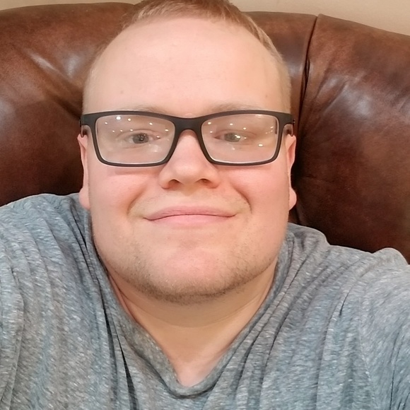 Profile Picture of Daniel Liner (@dliner77) on Poshmark