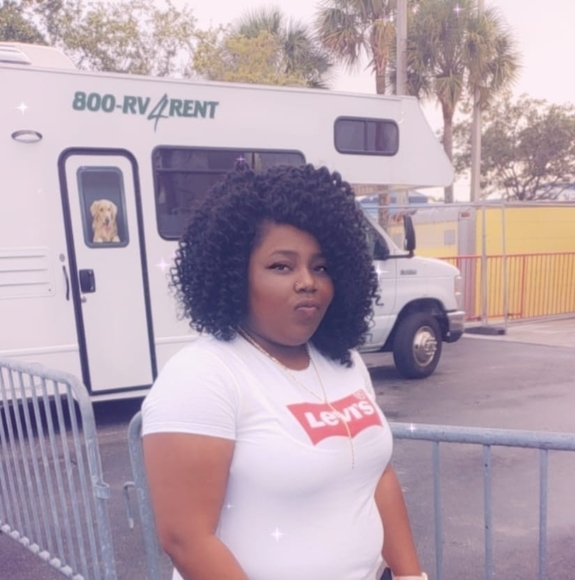 Profile Picture of Mily Milien (@milymilien) on Poshmark