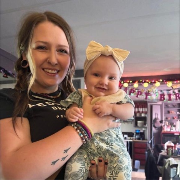 Raelynn Honnen - Poshmark Profile Picture of Raelynn Honnen (@lynnilove71024) on Poshmark