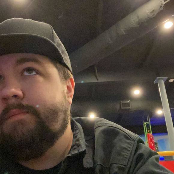 Profile Picture of Joshua Vetter (@jmbkvetter) on Poshmark