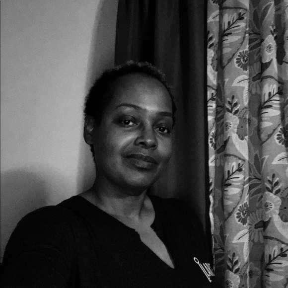 Profile Picture of Geraldine Jasey (@gjasey) on Poshmark