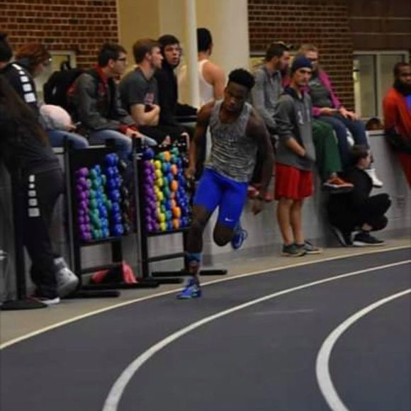 Profile Picture of Robert Glover (@robert_glover) on Poshmark