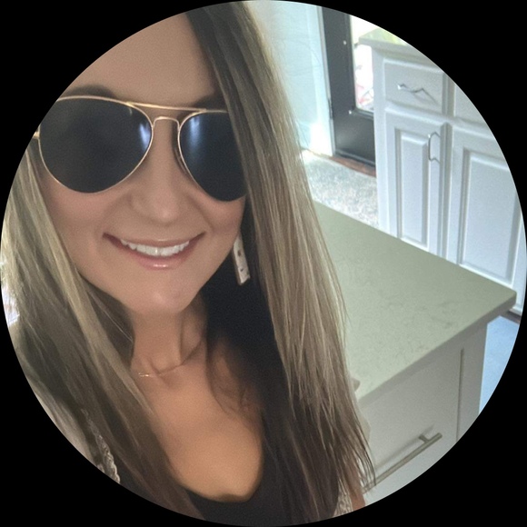 Profile Picture of Kellie Hancock (@ksmith07) on Poshmark