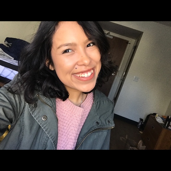 Profile Picture of Cecilia Paz (@ceciliapaz01) on Poshmark