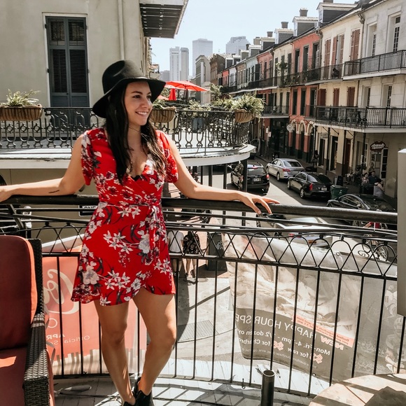 Cerissa Linegar - Poshmark Profile Picture of Cerissa Linegar (@cerissal) on Poshmark