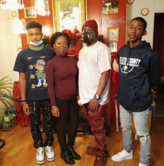 Profile Picture of Theo Mitchell (@theomitchell13) on Poshmark