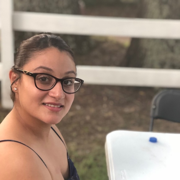 Profile Picture of Kathya Buruca (@kathya250) on Poshmark