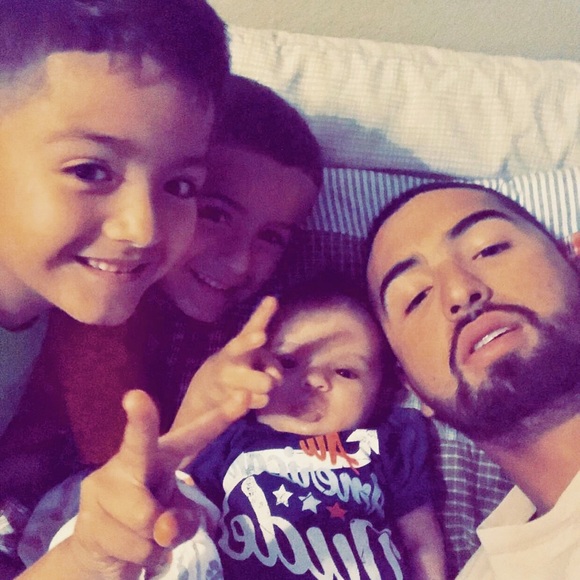 Profile Picture of Julio Gomez (@tommyfiend) on Poshmark