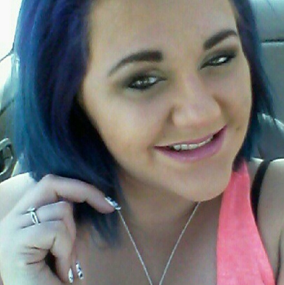 Profile Picture of Jacinta Schwering (@jacintamari30) on Poshmark