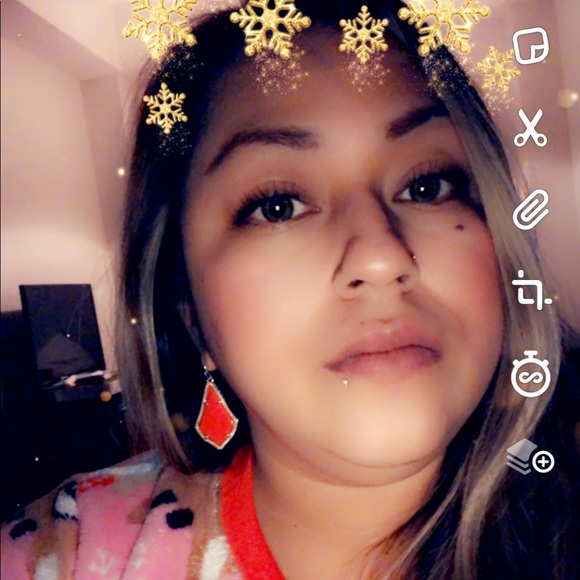 Roxanne Cano - Poshmark Profile Picture of Roxanne Cano (@roxycano) on Poshmark