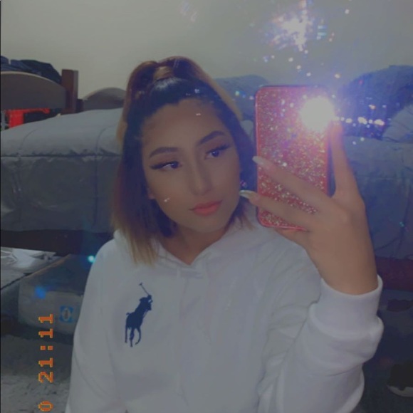 Profile Picture of Ania Rodriguez (@aniarodrigue895) on Poshmark