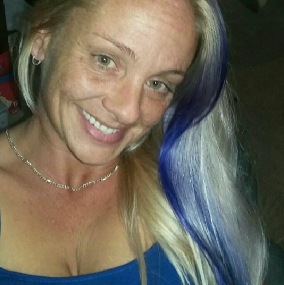 Profile Photo of Heidi Stark (@missheidi1956) on Poshmark