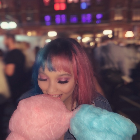 Profile Picture of Jaylin Stephens (@stephe15) on Poshmark