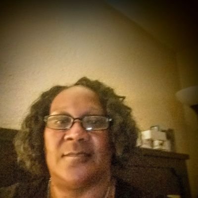 Profile Picture of Carolyn Lester (@MaMe_C1) on Twitter