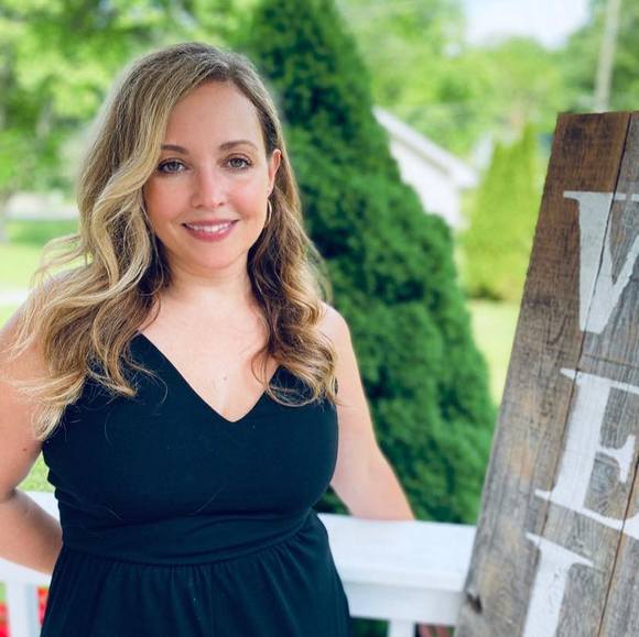 Profile Picture of Fatima Candiotti (@fatimacandiotti) on Poshmark