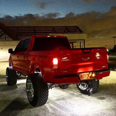 Profile Picture of Ronnie Ramirez (@RodeoSwagg_RR) on Twitter