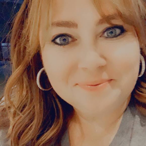 Profile Picture of Mitzi Timlin escobar (@mitzilynn13) on Poshmark