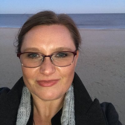 Profile Picture of Ewa Dziedzic-Elliott (@LHSMediaCenter) on Twitter