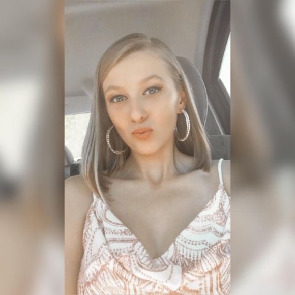 Profile Picture of Haley Grigsby (@grigsbyhaley13) on Poshmark