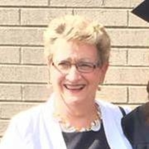 Profile Picture of Linda Daane (@ldaane1) on Poshmark