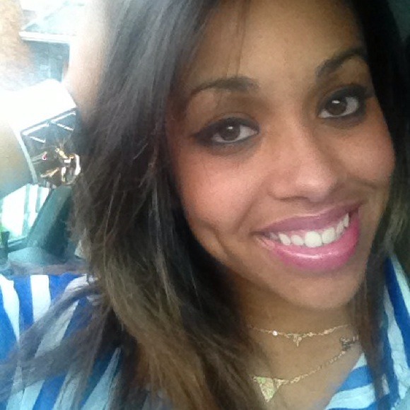 Nichelle Williams - Poshmark Profile Picture of Nichelle Williams (@niche0218) on Poshmark