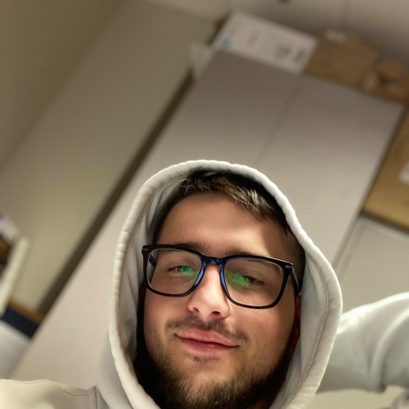 Profile Picture of Clifford Riddle (@cliffordriddle) on Poshmark