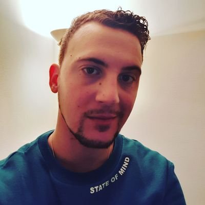 Profile Picture of Chris Garrido (@ChrisGarridoAlm) on Twitter