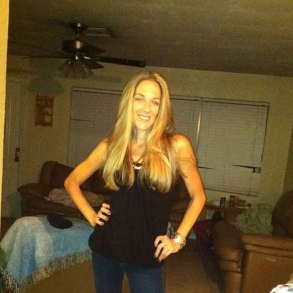 Nikki Arzillo-mccann - Poshmark Profile Picture of Nikki Arzillo-mccann (@nmccann5) on Poshmark