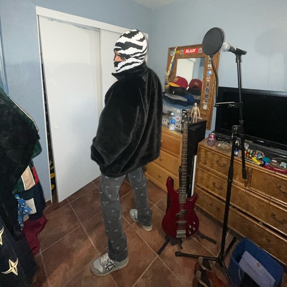 Profile Picture of Joseph Castillo (@lowfreakwhensee) on Poshmark