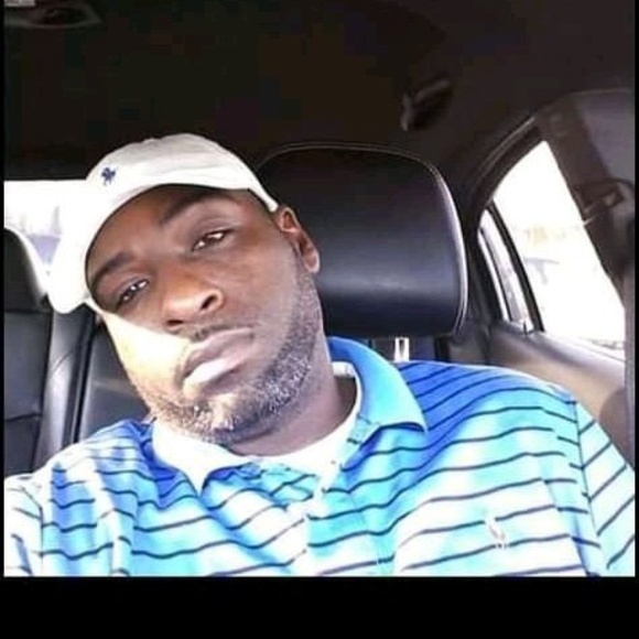 Profile Picture of Gregory Horton (@gregory_horton) on Poshmark