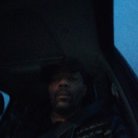 Profile Picture of Daryl Banks (@daryllbanks1969) on Poshmark