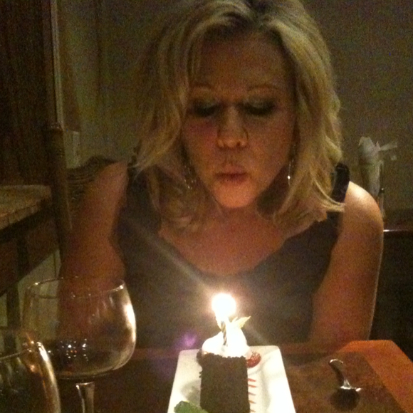 Profile Picture of Nikki Feltz (@happyshopper303) on Poshmark